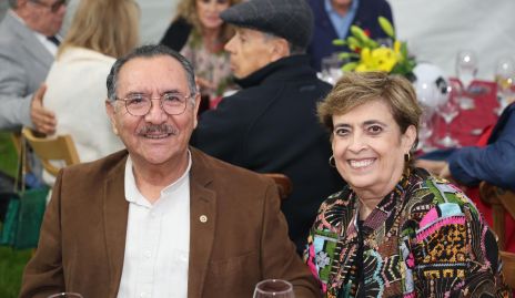  Reinaldo Falcón y Rebeca de Falcón.