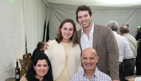  María Uría, Benjamín Martin Alba, Martha Aldrett y Héctor Navarro.