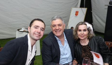  Santi Gamboa, Rabinal Gamboa y Beatriz Uría.