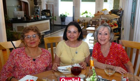  Lupita Serrano, Martha González y Graciela Anaya.