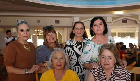  Mireya Díaz Infante, Lucía Ortuño, Carmela Ortuño, Martha Alcalde,  Marisol Acebo  y María del Carmen Acebo.