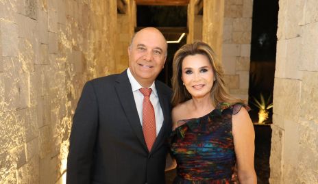  Roberto Alcalde y Bertha Barragán.