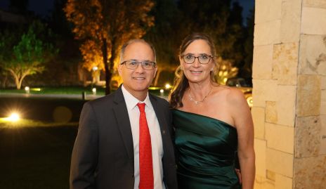  Salvador y Marcy Aldrett.