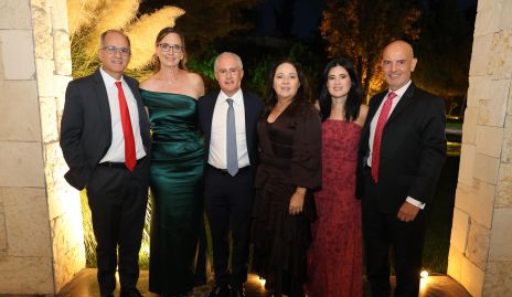 Salvador Aldrett, Marcy Aldrett, Jorge Aldrett, Claudia Álvarez, Martha Aldrett y Héctor Navarro.