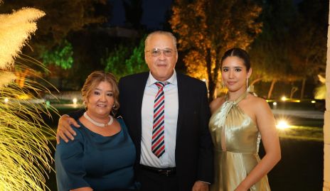  Mónica Berlanga, Carlos Brueggeroff y Carolina Brueggeroff.