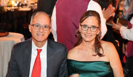  Salvador y Marcy Aldrett.