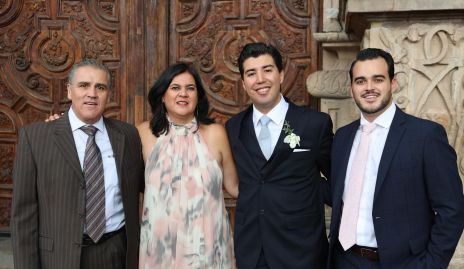  Eduardo Gómez, Cynthia Sánchez, Daniel De Luna y Eduardo Gómez.