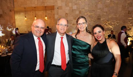  Erasto Aldrett, Salvador Aldrett, Marcy Aldrett y Aída Blanco.