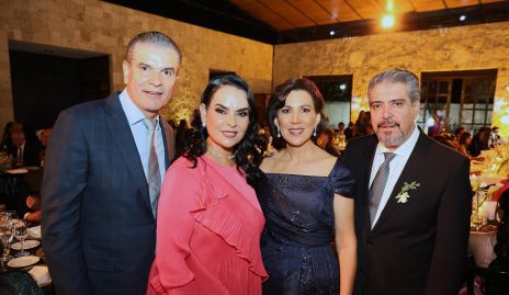  Javier Tobías, Marily de Tobías, Claudia Pozos y Daniel De Luna.