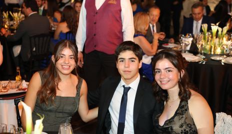  Sofía, Emilio de la Vega y Regina.