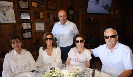  Araminta Dauajare de Cortés, Martha Elena Muñiz, Fernando López, Lourdes López y José Toranzo.