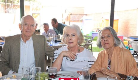  Guillermo Guerra, Ana Rosa y Cristina Silva.