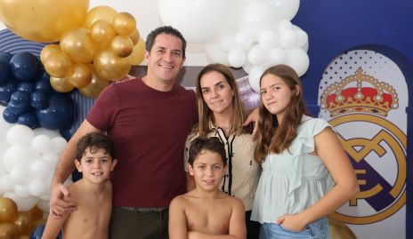  René Pierdant, Rocío Muriel y Pablo, Andrés y Victoria Pierdant.