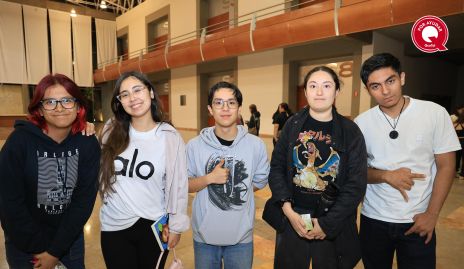  Andrea, Dulce María Casanova, Ricardo Hampshire, Isabela Guzmán y Bruno Martínez.