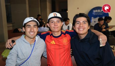  Emiliano, Steven y Santiago.