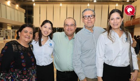 Adriana Guevara, Fer Martínez, Luis Hernández, Armando Martínez y Brenda Gómez.
