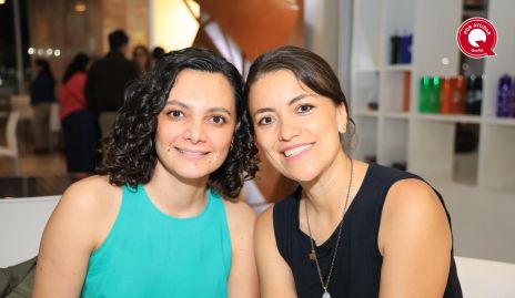 Mariana Olvera y Paty Martin del Campo.