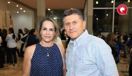  Alejandra Medina y Carlos Román.