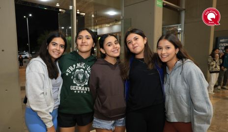  Miranda Estrada, Ximena Vega, Regina Sánchez, Daniela Reinoso e Isa Guzmán.