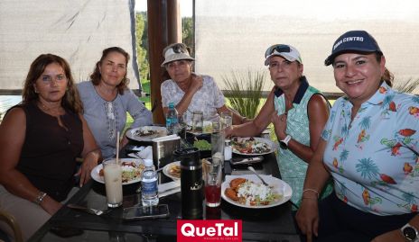  María Elena, Gaby Godínez, Ana Laura, Anabel Valle y Lorena Robles.