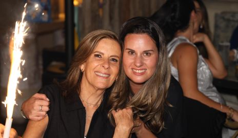  Martha Elena Muñiz con su hija Isa López.