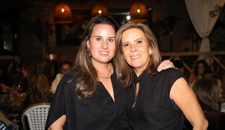  Isa López y Martha Elena Muñiz.