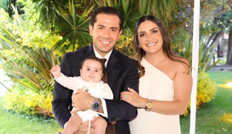  Mauricio Torres y Regina Nieto con su hija Regina.