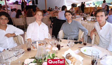  Jorge Torres, Francisco Torres, Santiago Torre y Diego Torres.