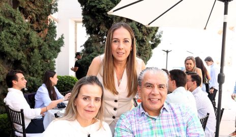  Mónica Portillo, Elizabeth López y Luis Cárdenas.