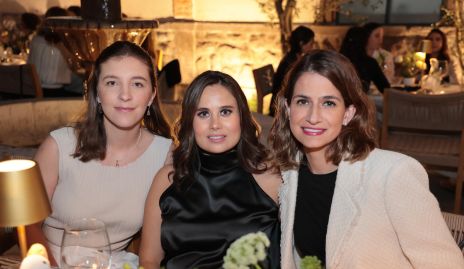  Pau Martínez, Nuria Alcalde y Mónica Medlich.