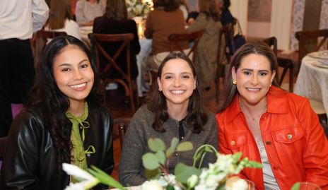  Mariana Beltrán, Regina Meade y Alejandra Román.