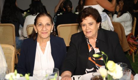  Martha Alcalde y Lourdes Montemayor.