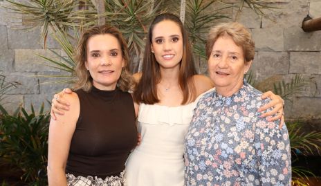  3 generaciones, Laura Monsech, Nuria Manzo y Laura Faz.