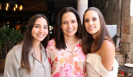  Paola Correa, Gabriela Gómez y Nuria Manzo.