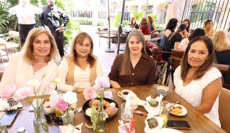  Maru Puente, Pupi Alvarado, Delia Villarreal y Martha López.