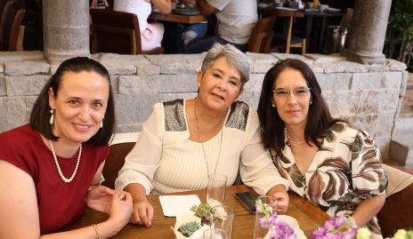   Gabriela Bárcena, Beatriz Aranda y Patricia Lozano.