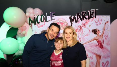  Ricardo Berrone y Lizeth Montejano con su hija Nicole.