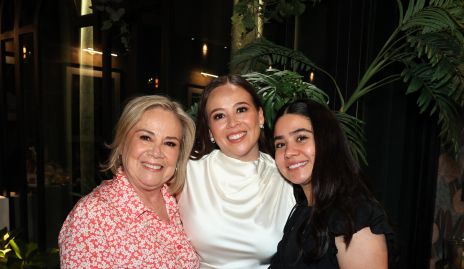  Ana Medina, Andrea Barbosa y Lumi Caldera.