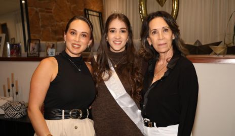  Carolina Silva, Yamilé Fontes y Carola Guerra.