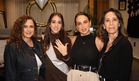  Laura Hallal, Yamilé Fontes, Carolina Silva y Carola Guerra.