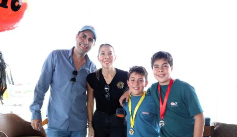  Roberto Zarur, María Fernanda Guevara, Ale Zarur y Roberto Zarur.