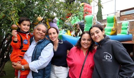  Santi Labastida, Miguel García, Ángeles Mahbub, Miriam Flores y Andrea García.