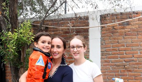  Ángeles Mahbub, Santi Labastida y Julieta Veytia.