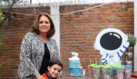  Maru Martinez con su nieto Santi Labastida.