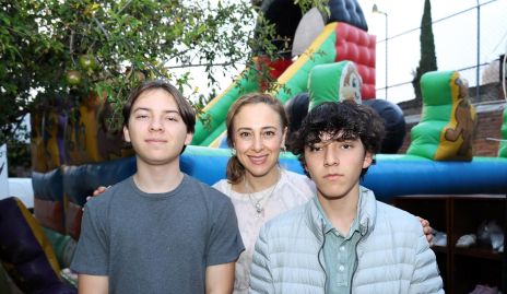  Nicolás Basurto, Sandra Aldrete y Franco Basurto.