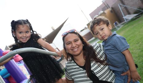  Mía Sofía, Javier Alejandro y Jennifer Moreno.
