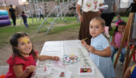  Elena y Paula.
