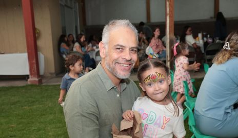  Alejandro García con su hija Ana Sofía.