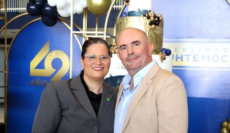  Ángeles y Francisco Martínez Becker.