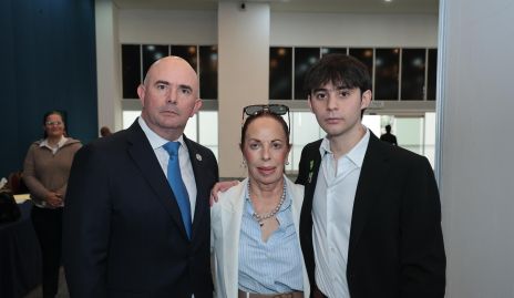  Francisco Martínez, Margarita Becker y Francisco Martínez.